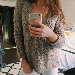 AMERICAN EAGLE SWEATER